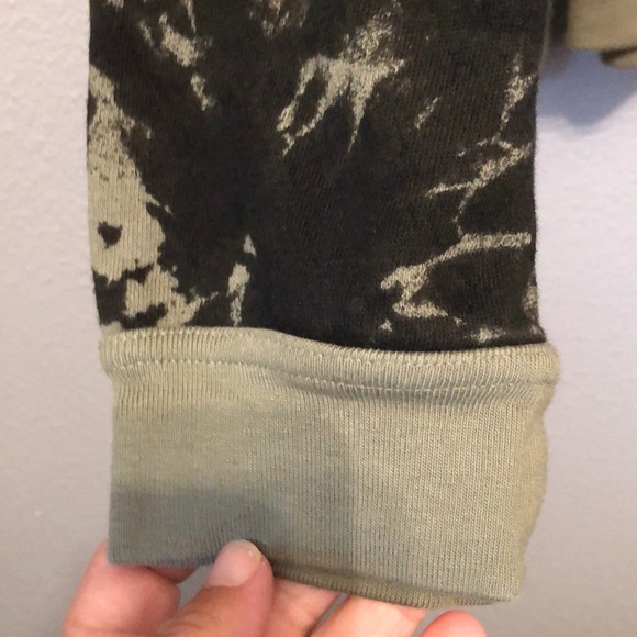 NEW Time and Tru sweatshirt Women's XL 16-18 camouflage abstract cozy shirt NWOT - Picture 3 of 11